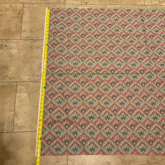 Fabric Leaf Feather Pattern 38” x 54” Raw Edges Lightweight - Picture 3 of 6